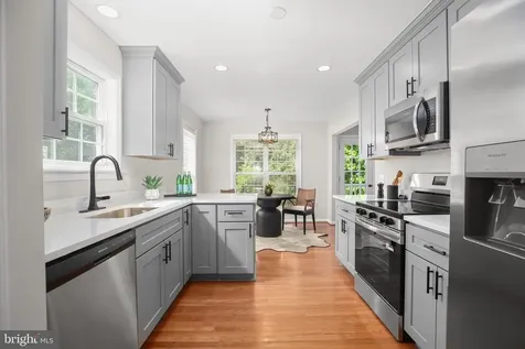424 Laurel Avenue Fredericksburg VA 22408