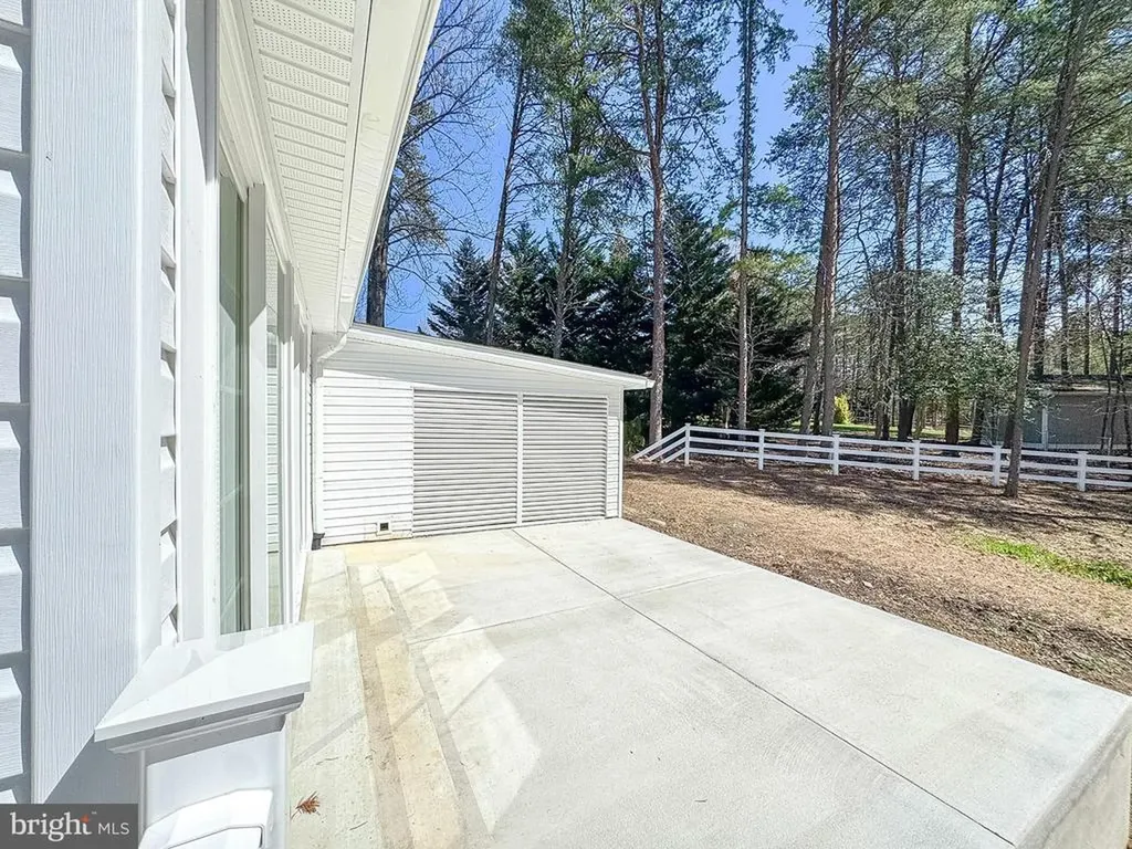 3631 Breaknock Road Bumpass VA 23024