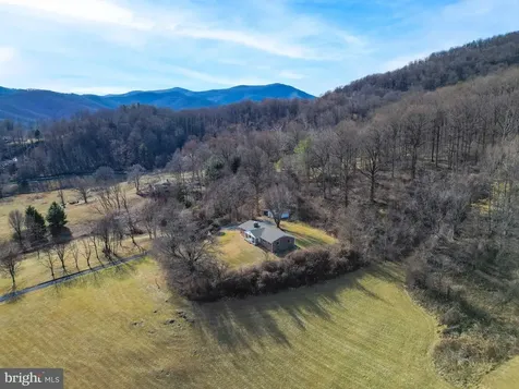 40 Antique Lane Sperryville VA 22740