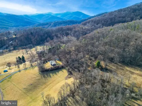 40 Antique Lane Sperryville VA 22740