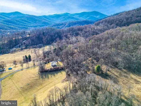 40 Antique Lane Sperryville VA 22740