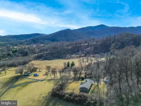 40 Antique Lane Sperryville VA 22740