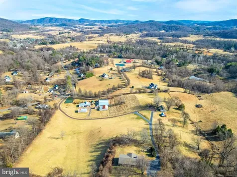 40 Antique Lane Sperryville VA 22740