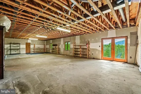 32 New Moon Lane Sperryville VA 22740