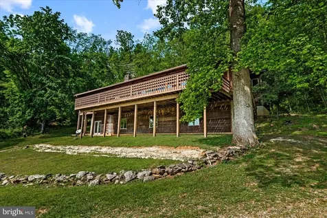 32 New Moon Lane Sperryville VA 22740