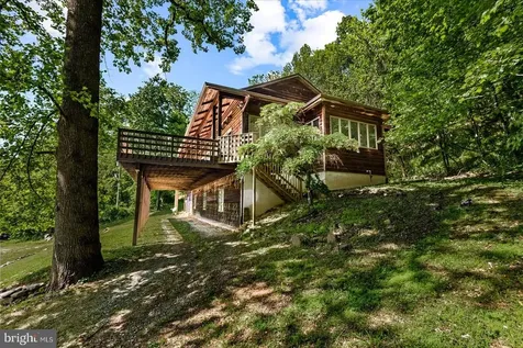 32 New Moon Lane Sperryville VA 22740