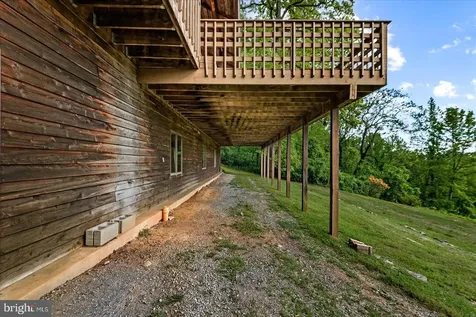 32 New Moon Lane Sperryville VA 22740