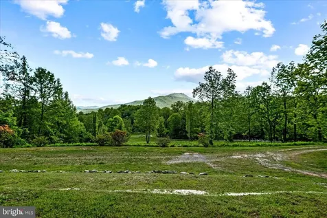 32 New Moon Lane Sperryville VA 22740