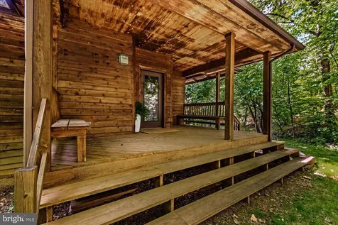 32 New Moon Lane Sperryville VA 22740
