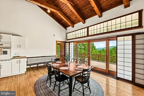 32 New Moon Lane Sperryville VA 22740