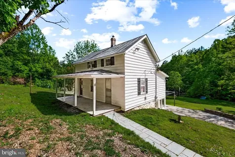 32 New Moon Lane Sperryville VA 22740
