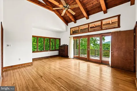 32 New Moon Lane Sperryville VA 22740