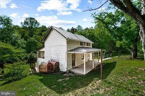 32 New Moon Lane Sperryville VA 22740