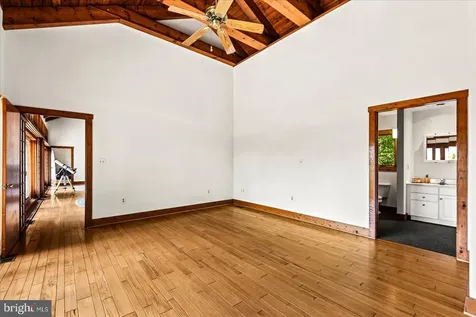 32 New Moon Lane Sperryville VA 22740