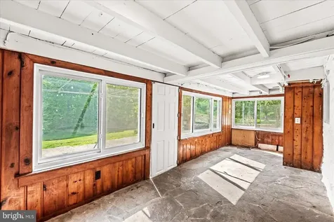 32 New Moon Lane Sperryville VA 22740