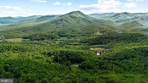 32 New Moon Lane Sperryville VA 22740