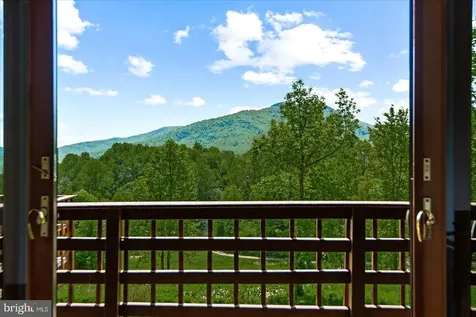 32 New Moon Lane Sperryville VA 22740