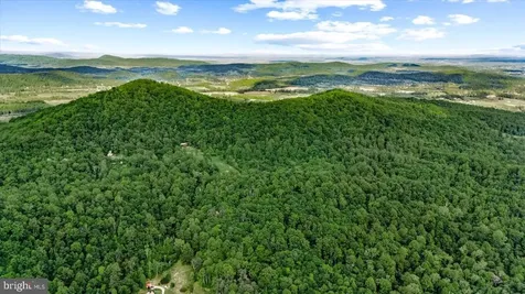 32 New Moon Lane Sperryville VA 22740