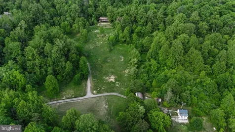 32 New Moon Lane Sperryville VA 22740