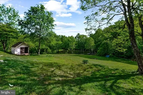 32 New Moon Lane Sperryville VA 22740