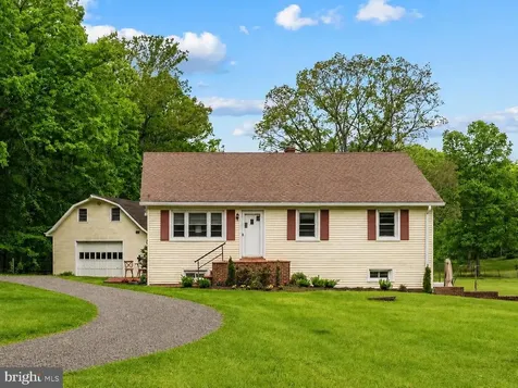 85 Poes Road S Amissville VA 20106