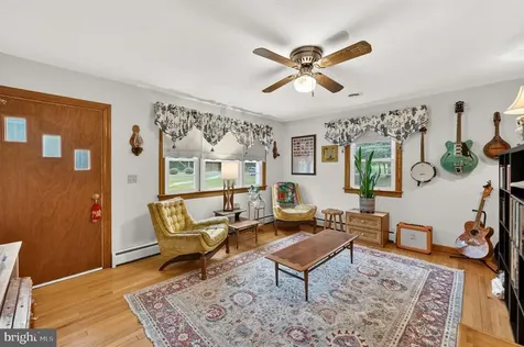 85 Poes Road S Amissville VA 20106