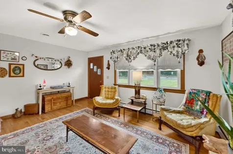 85 Poes Road S Amissville VA 20106
