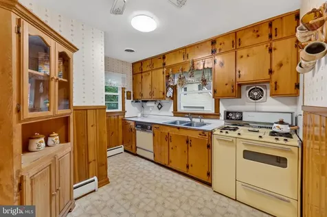 85 Poes Road S Amissville VA 20106