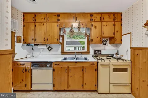 85 Poes Road S Amissville VA 20106