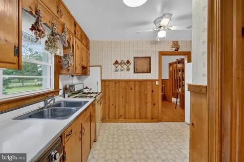 85 Poes Road S Amissville VA 20106