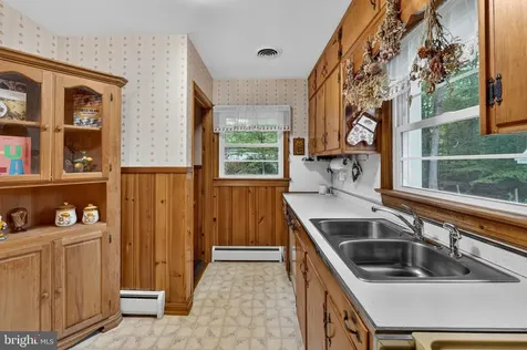 85 Poes Road S Amissville VA 20106