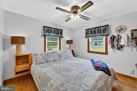 85 Poes Road S Amissville VA 20106