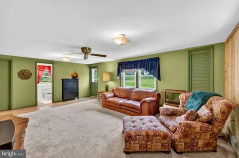 85 Poes Road S Amissville VA 20106