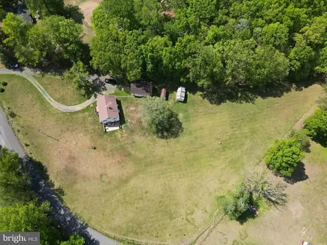 85 Poes Road S Amissville VA 20106