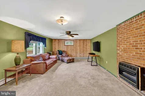 85 Poes Road S Amissville VA 20106