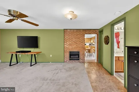 85 Poes Road S Amissville VA 20106