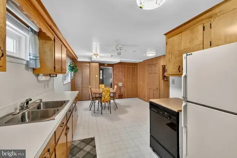 85 Poes Road S Amissville VA 20106