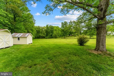 85 Poes Road S Amissville VA 20106