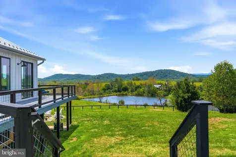 23 White Horse Hill Lane Amissville VA 20106
