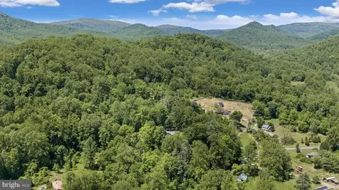 105 Swindler Hollow Road Sperryville VA 22740