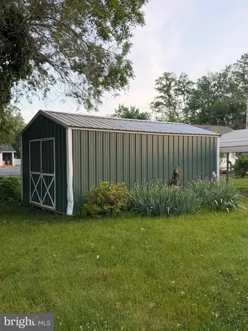 22 Water Street Sperryville VA 22740