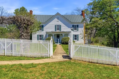 15 Chilton Lane Sperryville VA 22740