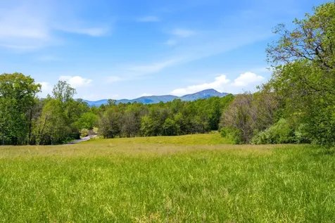 15 Chilton Lane Sperryville VA 22740