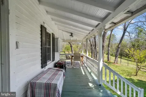 15 Chilton Lane Sperryville VA 22740