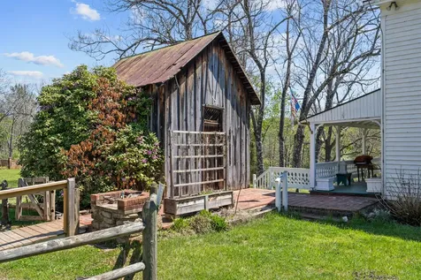 15 Chilton Lane Sperryville VA 22740