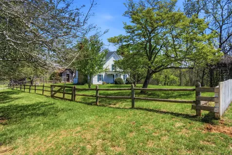 15 Chilton Lane Sperryville VA 22740