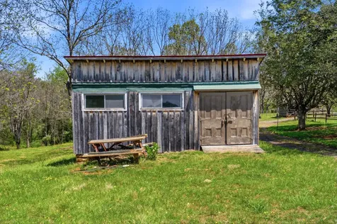 15 Chilton Lane Sperryville VA 22740