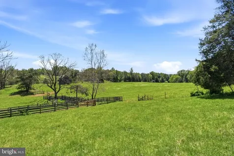 15 Chilton Lane Sperryville VA 22740