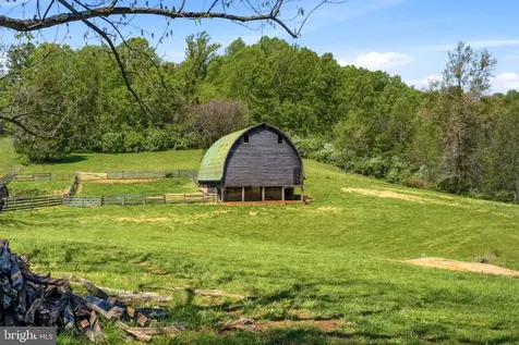 15 Chilton Lane Sperryville VA 22740