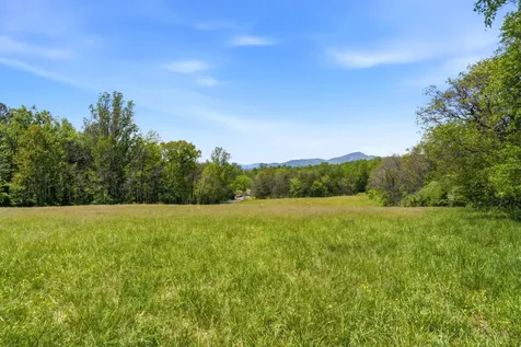 15 Chilton Lane Sperryville VA 22740